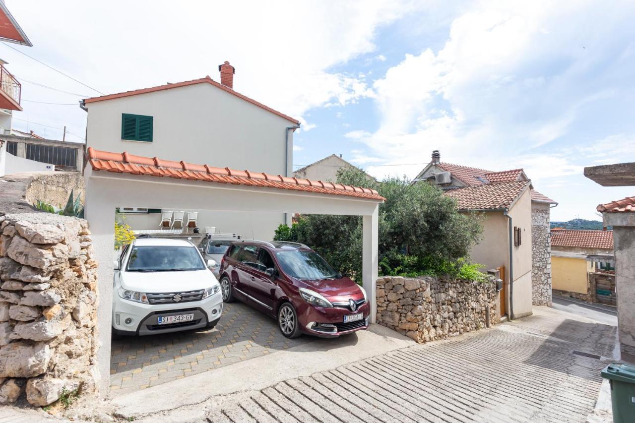 דירות שיבניק Cozy Flat Keko מראה חיצוני תמונה